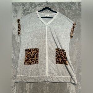 Umgee Sweatshirt Dress Women’s Medium Grey Leopard Print Cap Sleeve Pockets